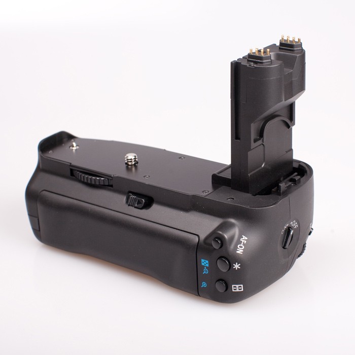 Phottix-BG-7D-Battery-Grip1-www.filters-exchange.net_ Phottix-BG-7D-Battery-Grip1-www.filters-exchange.net_